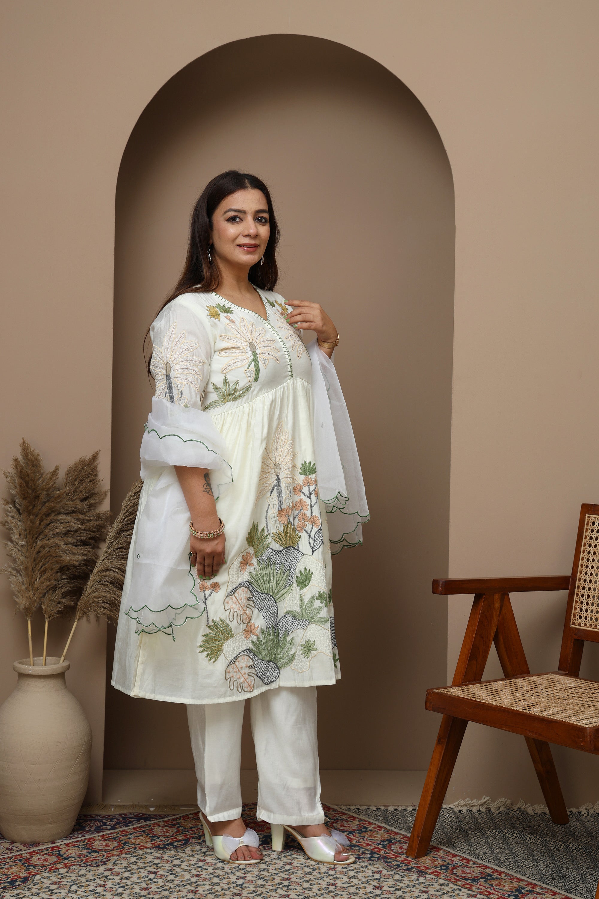 White Botanical Embroidered Kurta Set wit Dupatta