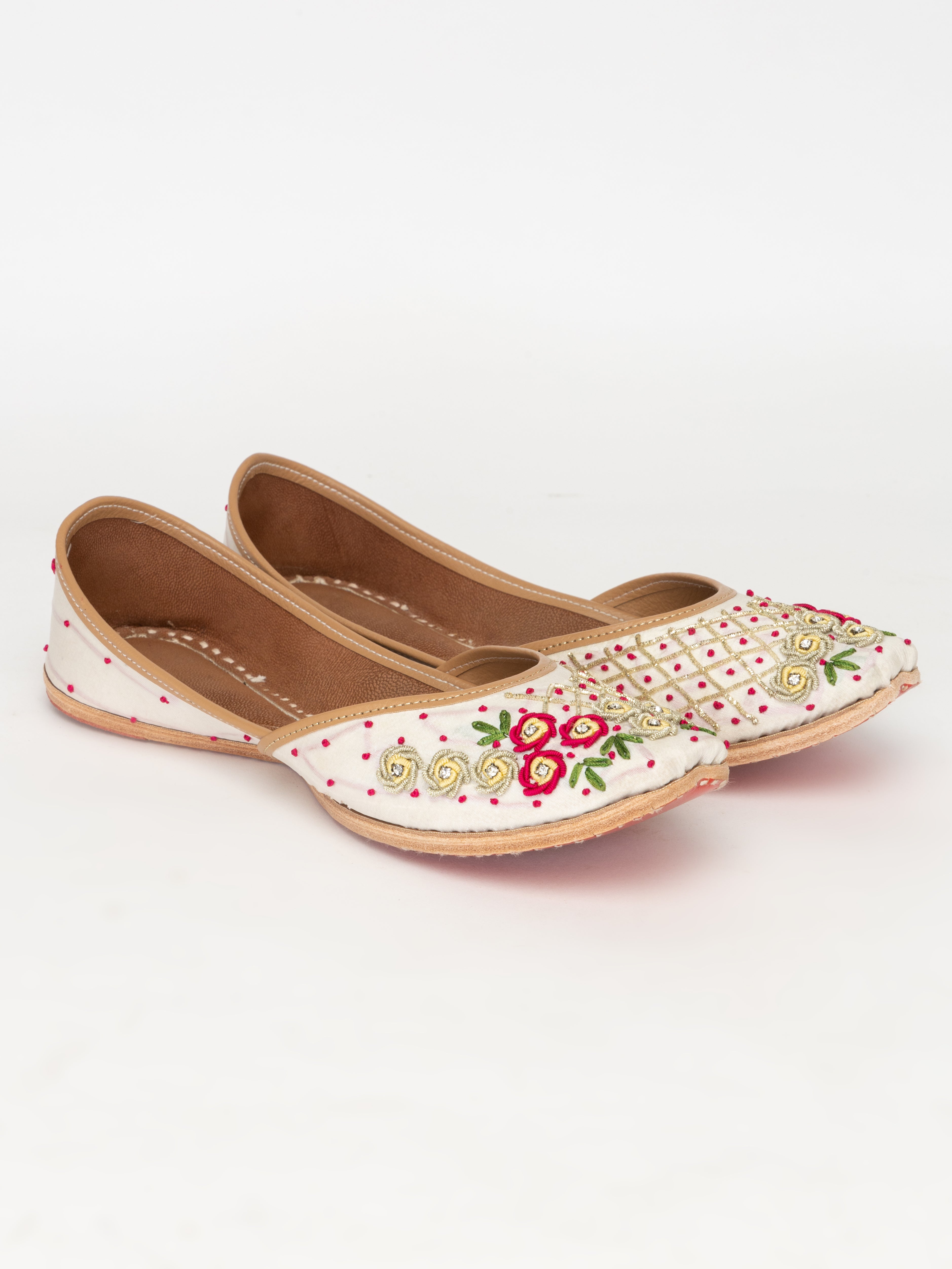 White Embroidered Juttis – Scarlet Floral Hand-Stitched Flats